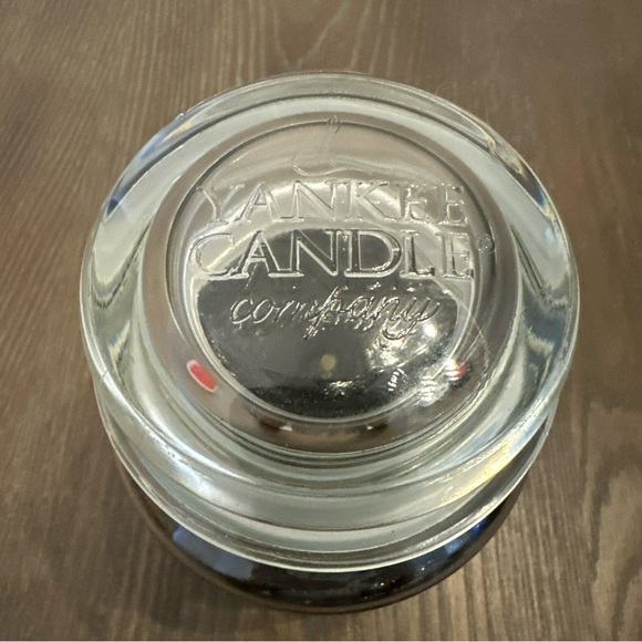 SOLD - Yankee‎ Candle Balsam & Cedar Scented Jar Candle, 14.5 oz - Picture 3 of 5